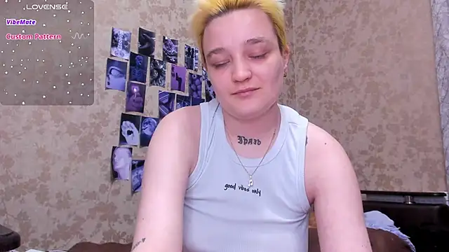 hotty LInn online show from October 7, 9:30 pm