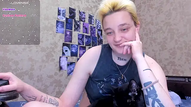 hotty LInn online show from October 16, 5:37 pm