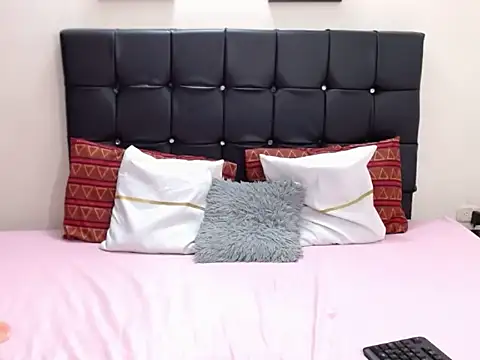 Violette Adams online show from February 10, 2:31 pm