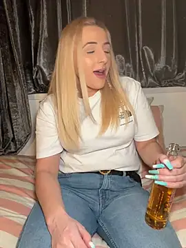 Strongqueen online show from March 15, 9:39 pm