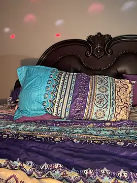 ThickAssRena online show from June 5, 3:21 am