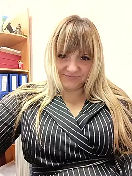 Snapshot of Office_Albertina chatting on October 16, 10:23 pm Office Albertina online show from October 16, 10:23 pm