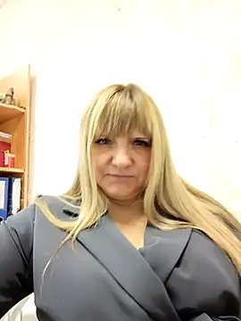 Snapshot of Office_Albertina chatting on September 10, 10:21 pm Office Albertina online show from September 10, 10:21 pm