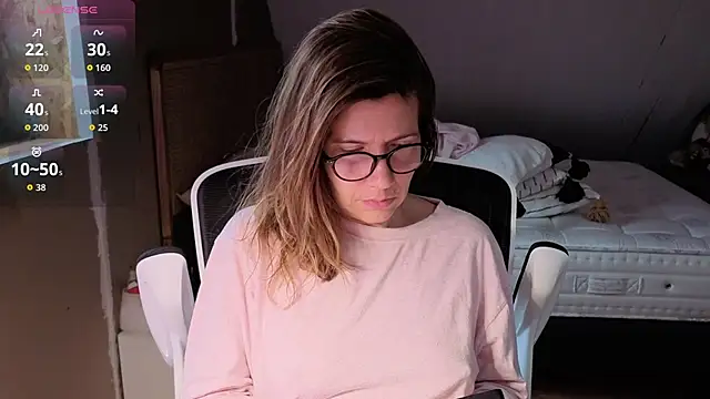 Lina lou4 online show from February 10, 4:32 pm