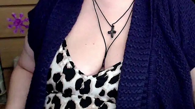 mayasmith online show from December 5, 7:37 pm