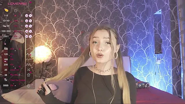 MiaMiaMeow online show from March 2, 2:35 pm