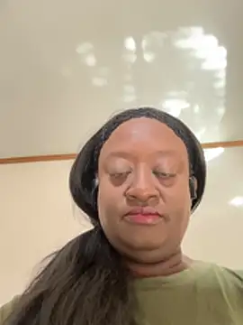 Katiefyi online show from April 15, 1:44 pm