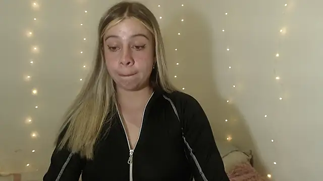 SweetSofty online show from September 28, 2:40 am