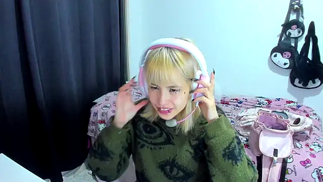 Akane-Mou online show from November 28, 2:58 am