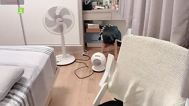 tw yaya online show from December 2, 2:13 am