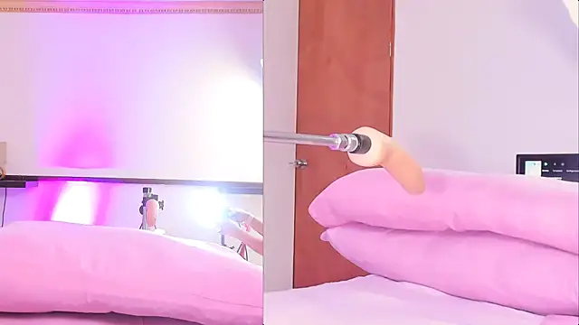 kyliebless online show from March 24, 3:56 am