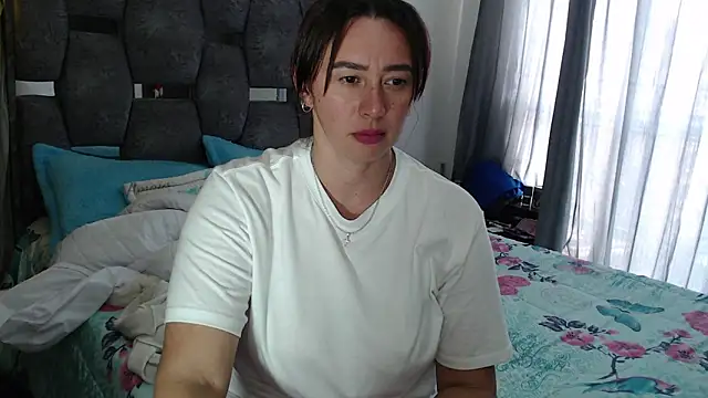 sara hott 1 online show from February 26, 8:19 pm