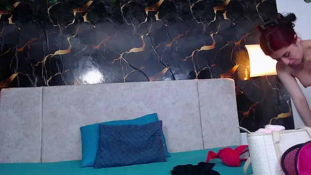 adriscute online show from April 4, 7:02 pm