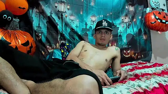 davidlatin66 online show from October 18, 2:03 am