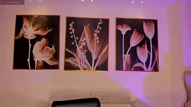 EveBensonX online show from March 16, 7:18 pm