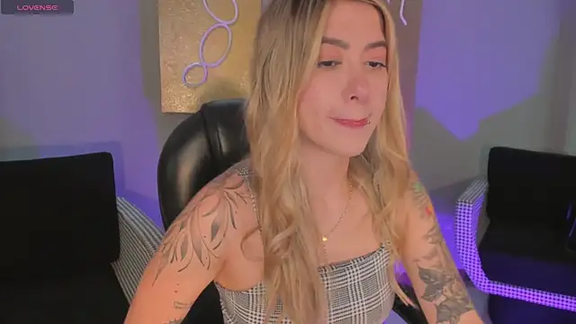 EveBensonX online show from November 14, 12:49 pm