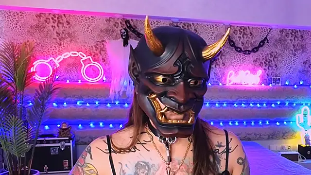 Cool Freak  online show from November 7, 10:10 am