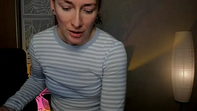 RebeccaMartinez online show from April 12, 8:39 am