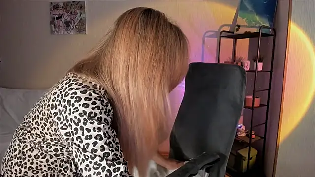 RebeccaMartinez online show from September 29, 10:53 am