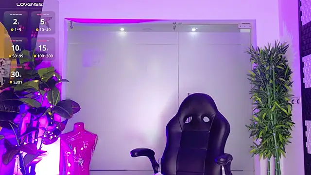 MalaikaBrown online show from November 13, 1:21 pm