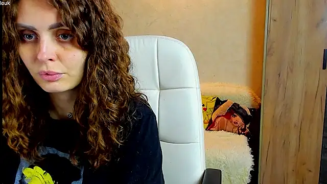 Snapshot of mia_grantes chatting on October 21, 6:23 pm mia grantes online show from October 21, 6:23 pm