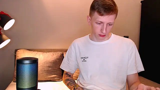 juliaanddima online show from November 3, 9:19 pm