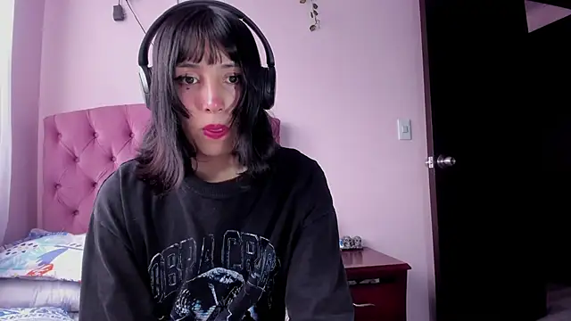 Snapshot of Room312_ chatting on October 23, 8:15 pm Room312 online show from October 23, 8:15 pm