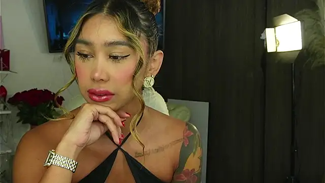 liah v online show from April 11, 3:45 am