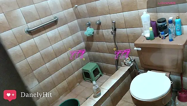 DanelyLopez online show from April 1, 2:45 am