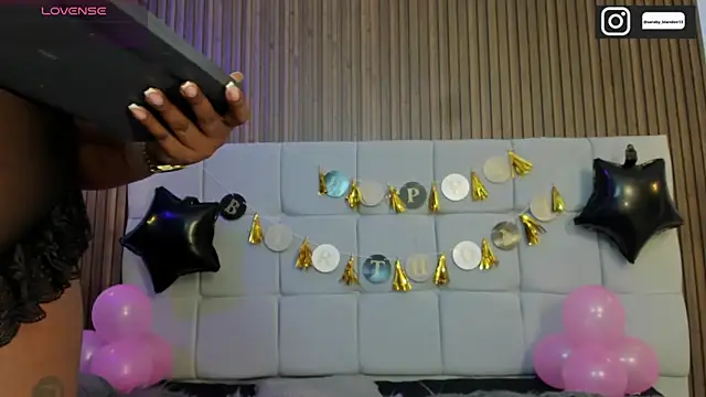 Saravy Blandon online show from December 20, 11:36 am