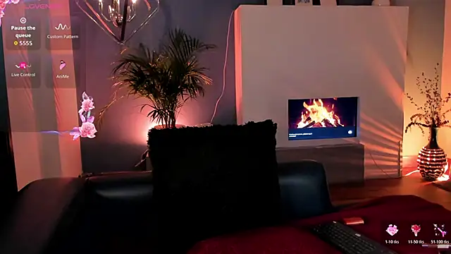 Megan inked online show from March 26, 3:52 am