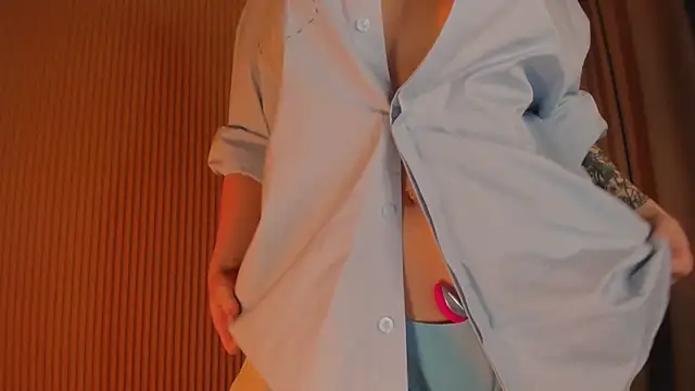 kawaii mia online show from March 25, 3:37 pm