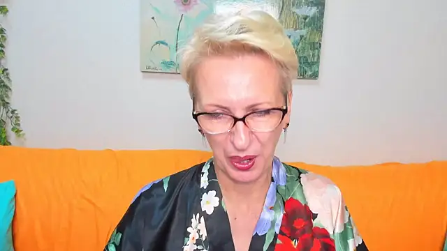 iamyourdream89 online show from October 18, 1:25 pm