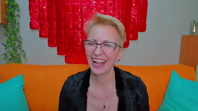 iamyourdream89 online show from February 24, 5:44 pm