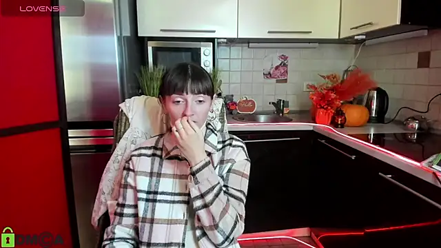 TayanaJons online show from November 19, 8:25 am