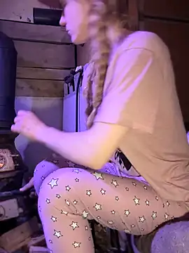 GoldenFlameGoddess online show from February 3, 5:16 am