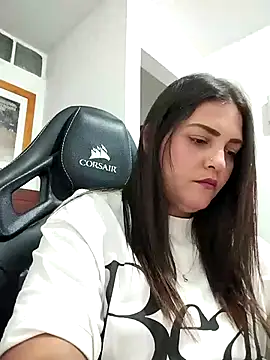 Mia Hampton online show from February 8, 2:15 am