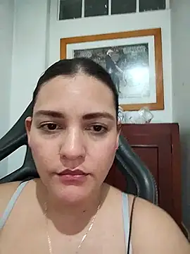 Mia Hampton online show from June 7, 8:59 pm
