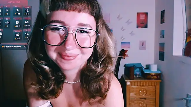 Cosmo Riri online show from April 8, 12:18 pm