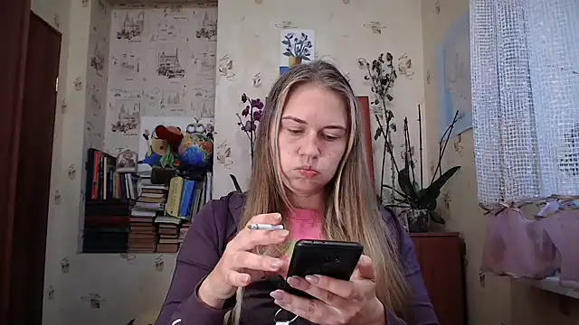 Snapshot of dream_alexa chatting on September 15, 3:26 am dream alexa online show from September 15, 3:26 am