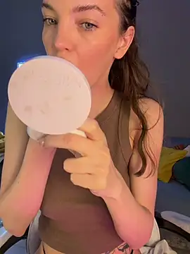 julia fly online show from February 24, 8:46 am