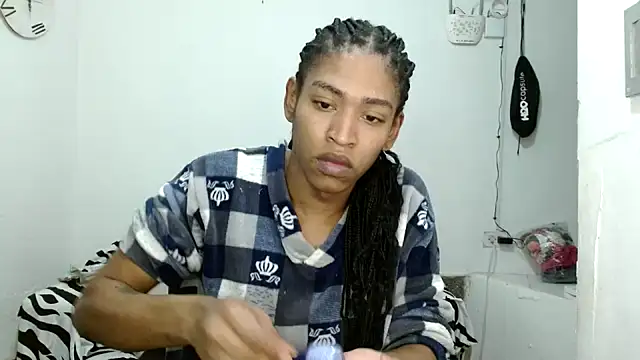 angelamarie1 online show from April 14, 10:10 pm