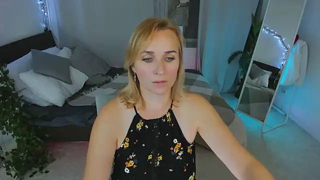 Karinella x online show from September 19, 9:25 pm