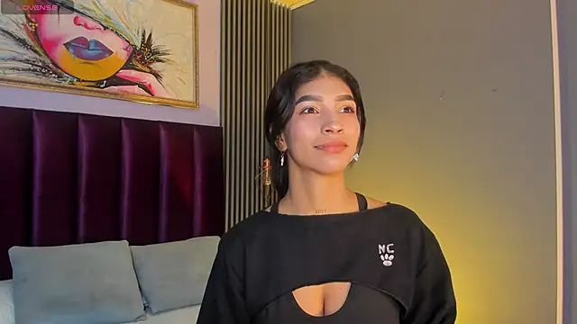 LauraAristizabal online show from June 3, 12:17 pm