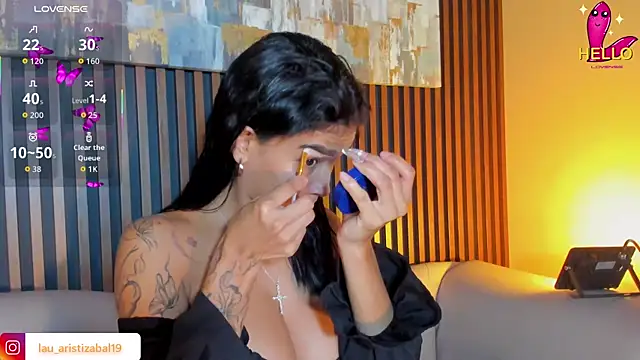 LauraAristizabal online show from February 8, 1:15 pm