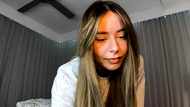 SashaJade  online show from January 14, 11:21 pm