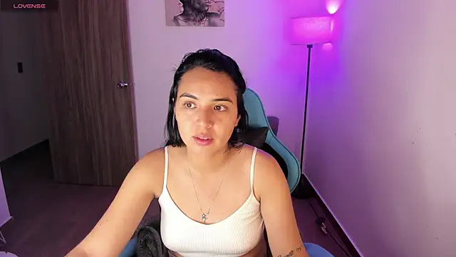 Emily Nicole online show from March 22, 3:01 am