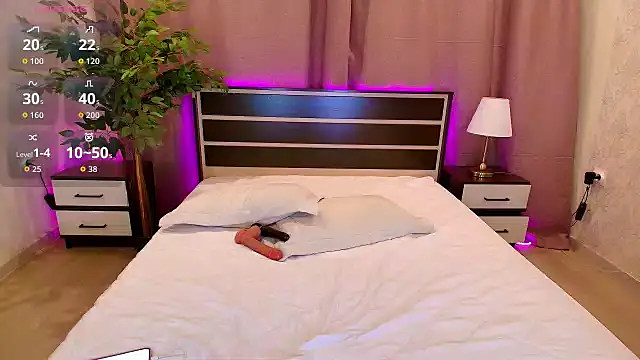 Yulianna Smith online show from March 8, 9:29 pm