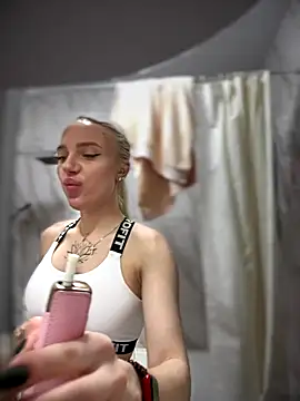 pinkstar  online show from October 31, 4:47 am