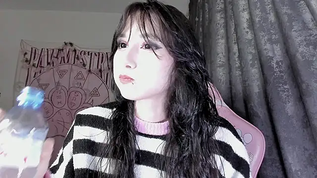 Snapshot of Holy420lolii chatting on September 20, 5:33 pm Holy420lolii online show from September 20, 5:33 pm